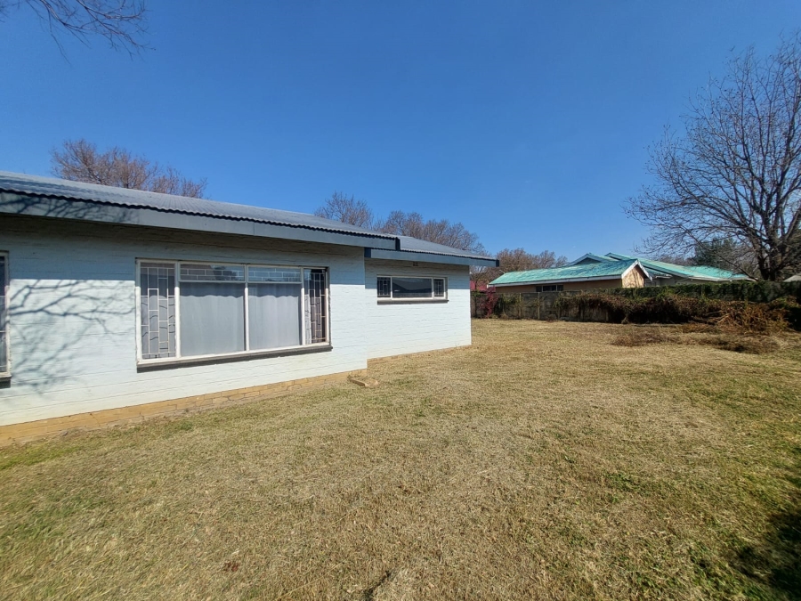 To Let 3 Bedroom Property for Rent in Miederpark North West